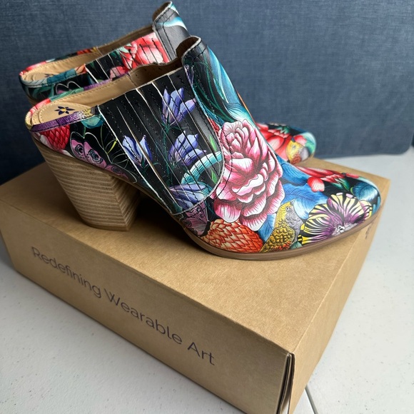 Size 10 - Anuschka Floral Print Clogs Slip On Heels Mules Boho NEW - Picture 1 of 7